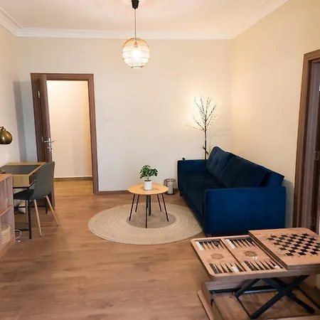 Апартамент Artistic And Cozy In The Center Of София