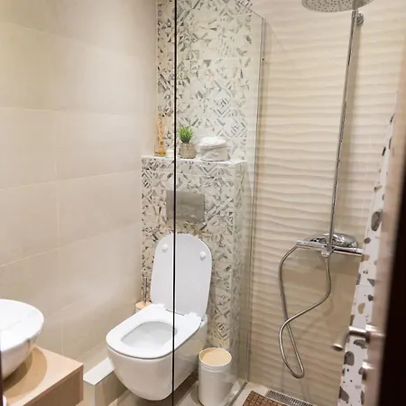 Artistic And Cozy In The Center Of Apartament