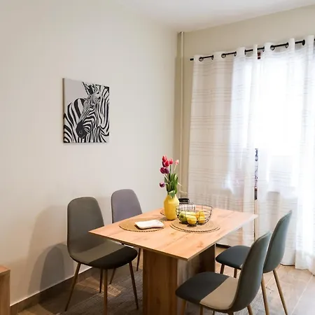 Artistic And Cozy In The Center Of Apartament Sofia