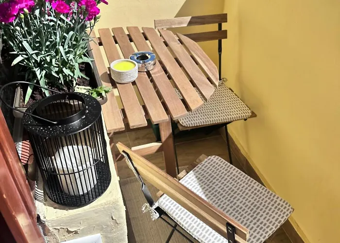 Lejlighed Artistic And Cozy In The Center Of